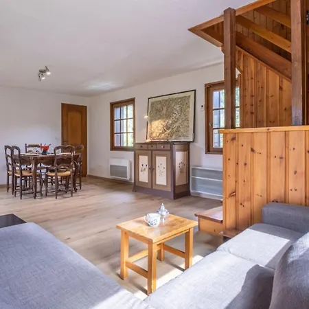 Family With Sublime Views Of Mont Blanc Alpehytte