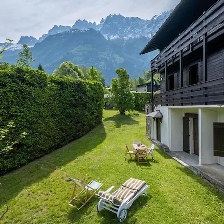 Family With Sublime Views Of Mont Blanc Alpehytte